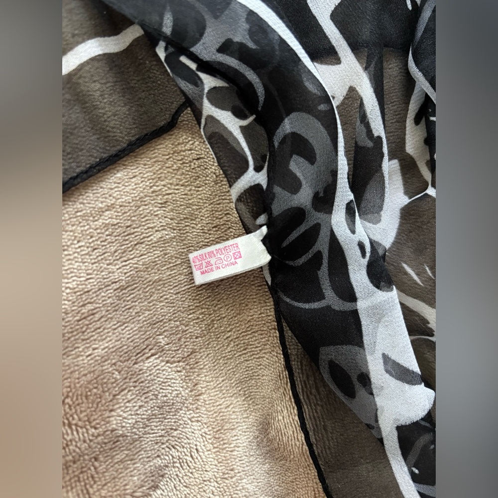 Floral Pattern Silk Blend Black & White Double Sided Sheer Fringed Scarf NWOT - Picture 7 of 9